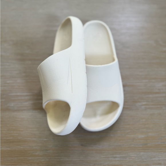 Zara girls off white rubber pool slides sandals size 38 6.5 youth kids - Picture 4 of 5